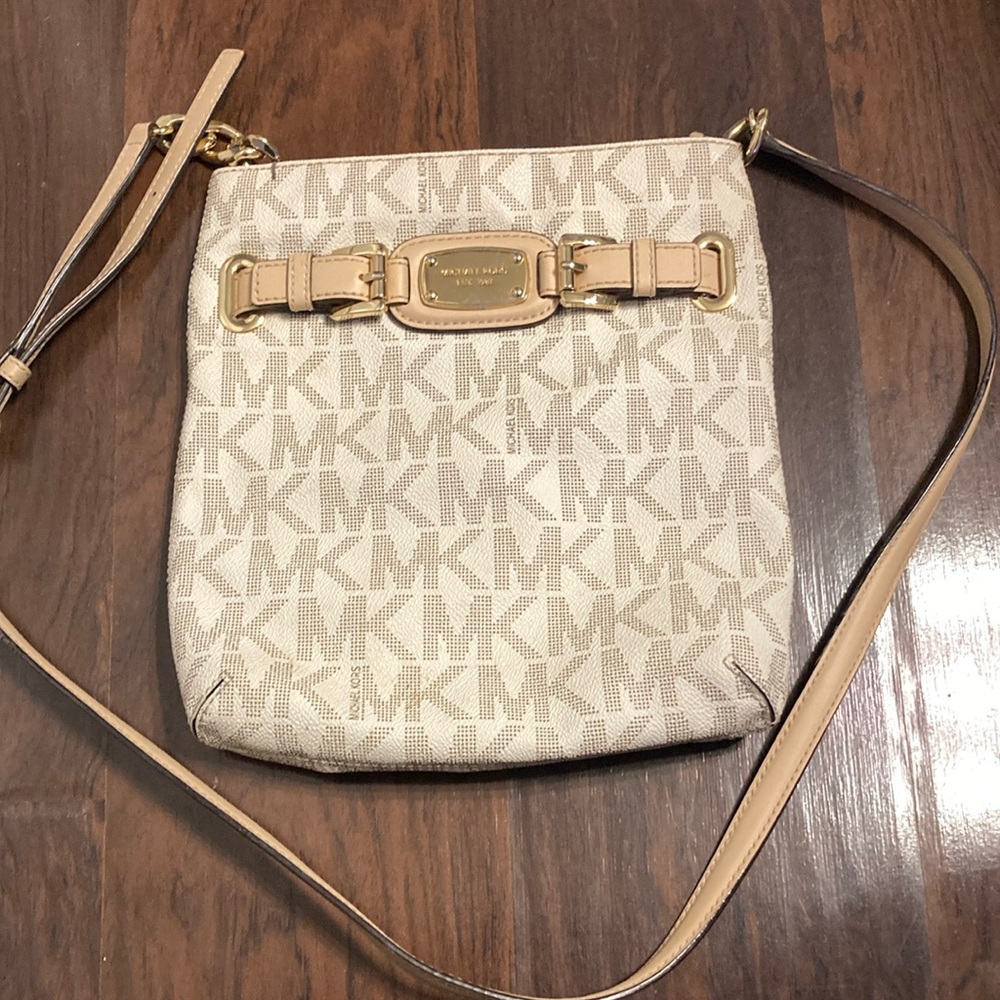 Michael Kors Handbag - Picture 2 of 9